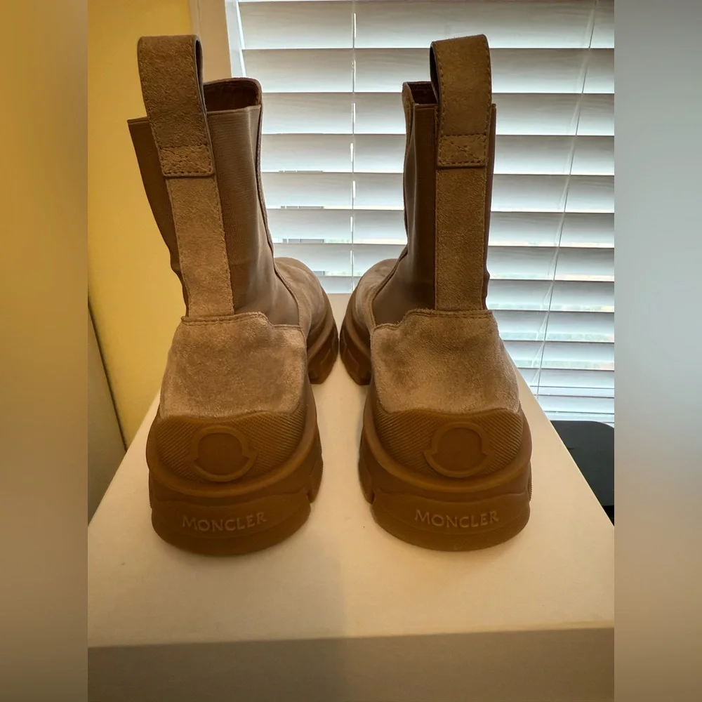 MONCLER Hevea Chelsea Light Beige Leather Boots, EU 39 - Picture 6 of 11
